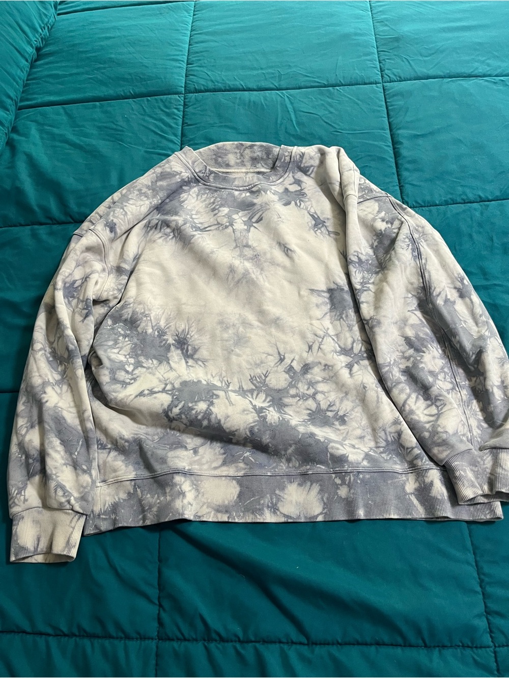Lululemon Tie-Dye Crewneck Sweatshirt in blue and White